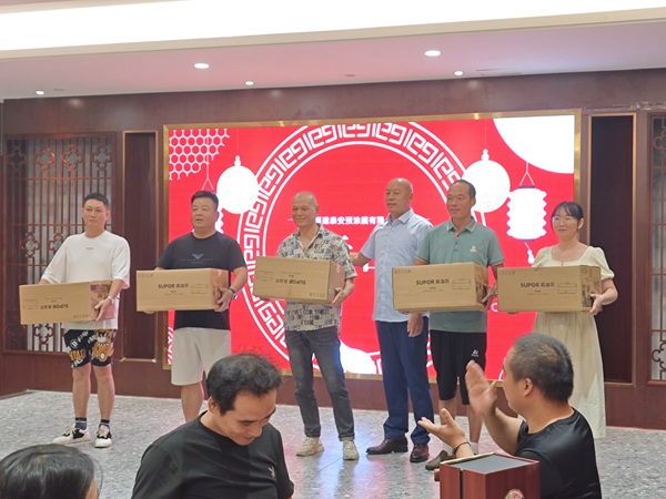 Fujian Taian Lamination Film Co.,Ltd. Udazken Erdiko Jaialdiaren elkarretaratze oturuntza, bidaia berri bat.